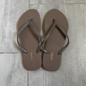 Old Navy Tan Flip Flops